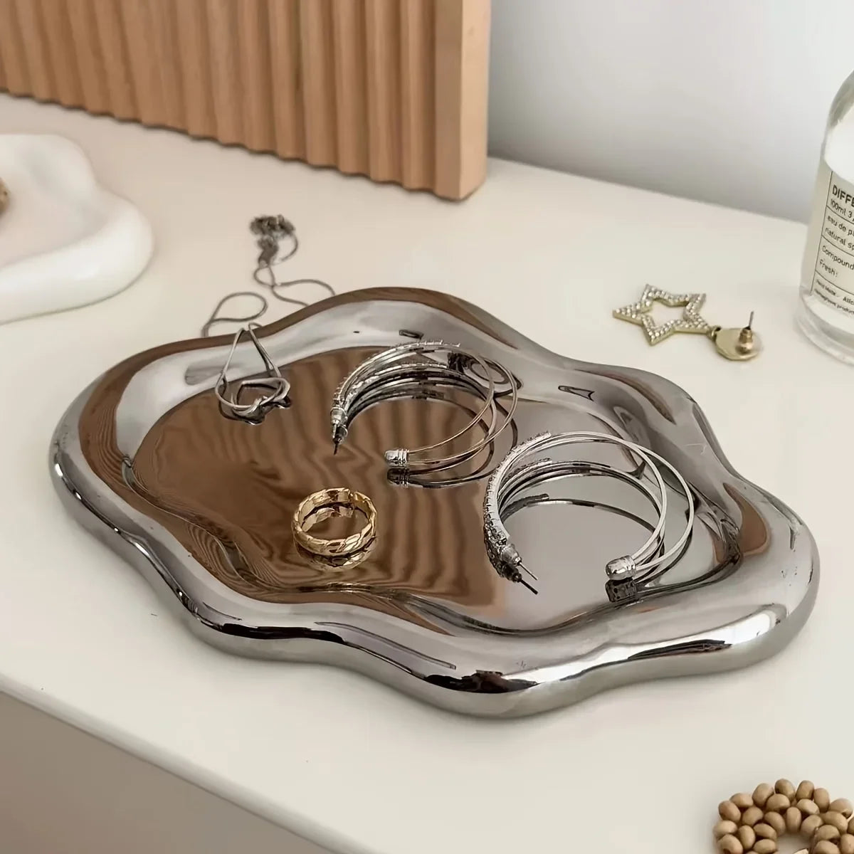 Lightweight plastic trays – Photo props, storage plate for jewelry and luxury ornaments