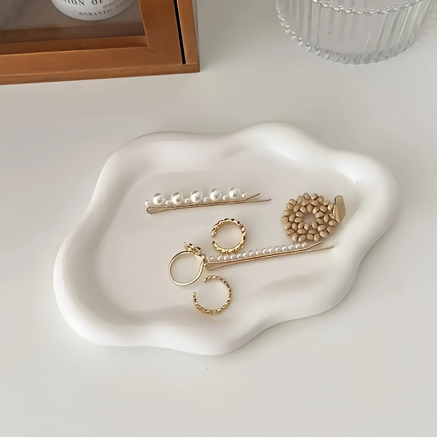 Lightweight plastic trays – Photo props, storage plate for jewelry and luxury ornaments