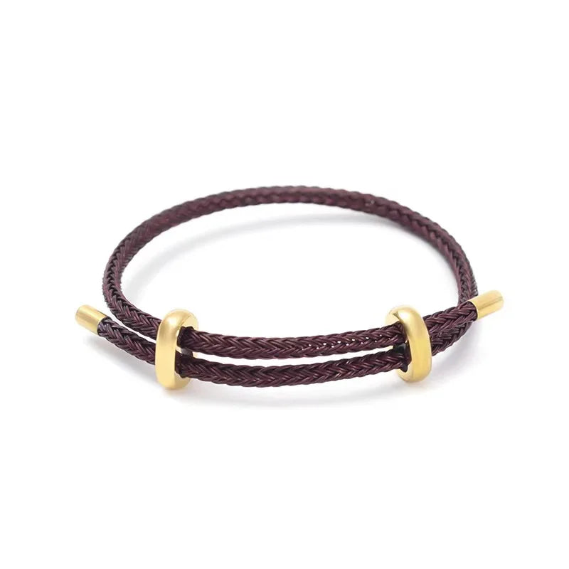 Pulsera trenzada ajustable con dije de acero inoxidable – Joya elegante y apilable para mujer