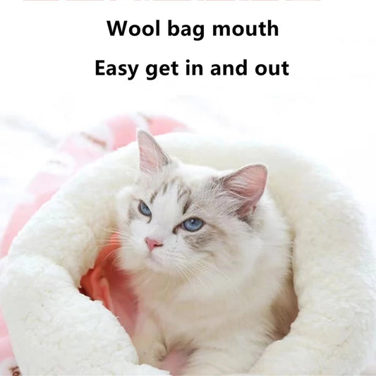 Warm Closed Cat Bed – Cozy Wool Sleeping Bag, Ideal for Autumn and Winter